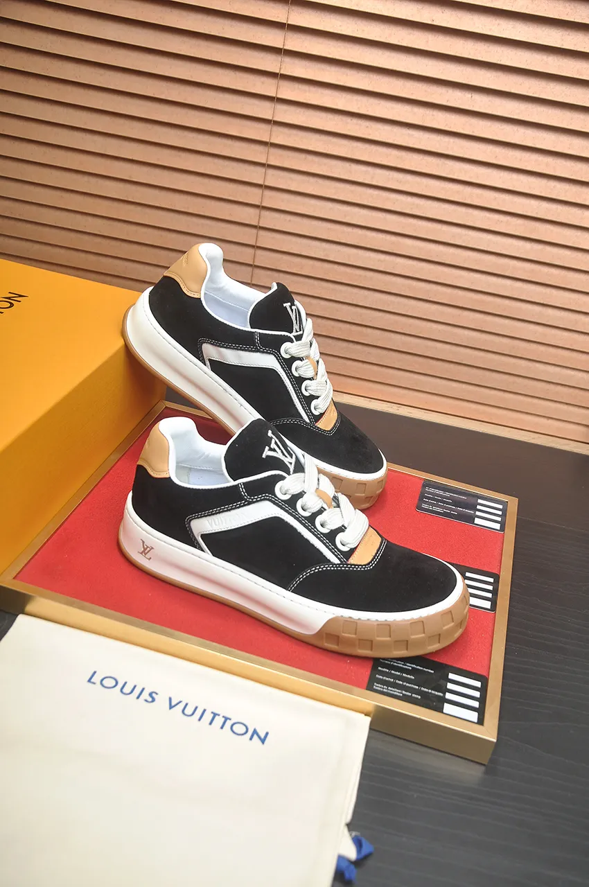 Men's shoes 💰680💶[LOUIS VUITTON] (original order) couple model 🍀LV Louis Vuitton * - top version of LV classic trendy shoes! Made of imported original cowhide, water-dyed cowhide lining, and original wear-resistant rubber outsole! High quality products! Size for women: 35-40. Men: 39-46 (45.46 customized)